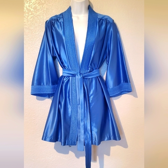 💚5/$25 That Look Blue Satin Nylon Belted Short Robe With Pockets Size Small - Picture 1 of 7